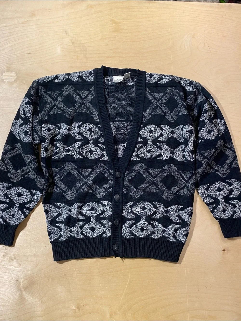 Ash Creek Trading Black and Gray Patterned V-Neck Cardigan Sweater Large (SX)